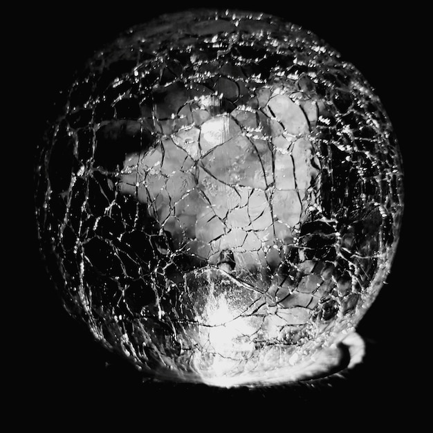 Teoria pustej ziemi odkrywa fascynujące sekrety wnętrza Ziemi