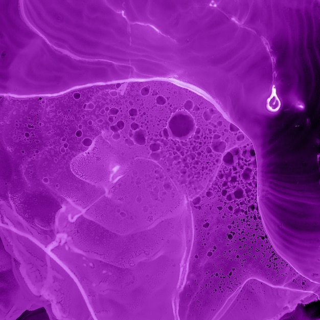 Fioletowa aura – symbol duchowości i intuicji