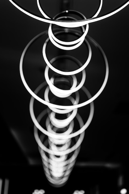 Energia kinetyczna: Kluczowe zastosowania w inżynierii